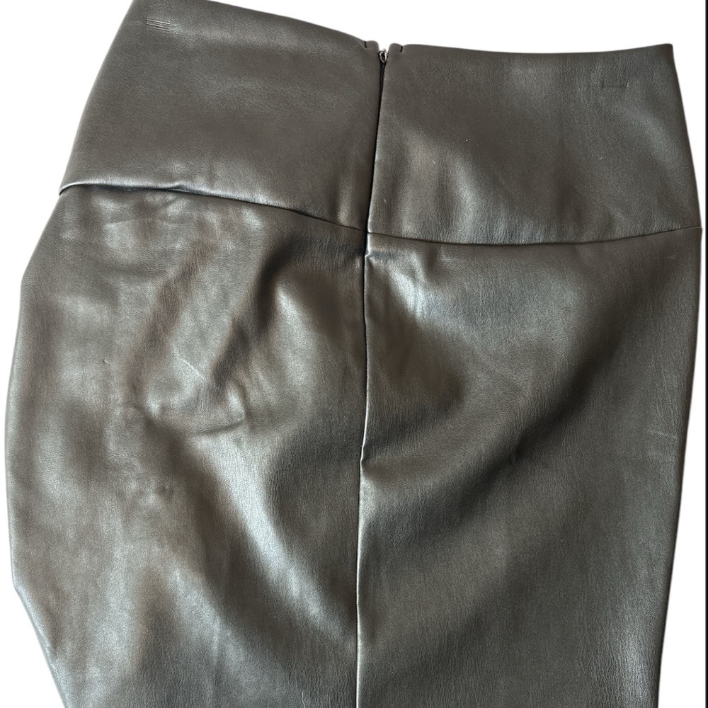 ASTR Faux Leather Black Mini Skirt Size Small - Picture 3 of 11